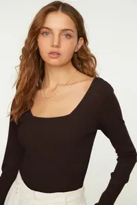 TRENDYOLMİLLA Brown Square Neck Long Sleeve Ribbed Flexible snaps Knitting Bodysuit .D.0022 - Image 2