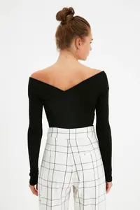 TRENDYOLMİLLA Black Carmen Collar Ribbed Bottom snaps Flexible Knitting Bodysuit .D.0053 - Image 5