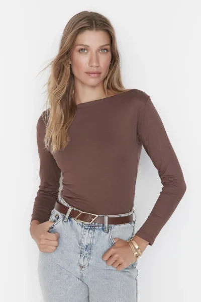 TWOAW21BZ0106-BROWN_1