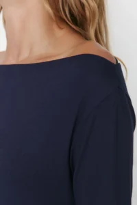 TRENDYOLMİLLA Navy Blue Fitted Long Sleeve Boat Neck Viscous Flexible Knitting Blouse - Image 2