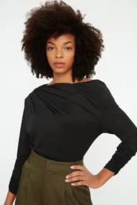 TRENDYOLMİLLA Black Asymmetric Collar Flowy Flexible Knitting Blouse - Image 3