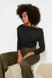 TRENDYOLMİLLA Black Asymmetric Collar Flowy Flexible Knitting Blouse - Image 4