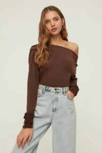 TRENDYOLMİLLA Brown Asymmetric Collar Flowy Flexible Knitting Blouse