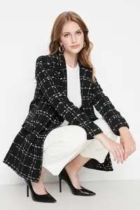 TRENDYOLMİLLA Black Tweed Regular Weaving Plaid Blazer Jacket - Image 3
