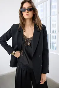 TRENDYOLMİLLA Black Regular Lined Button Detailed Weaving Blazer Jacket - Image 2