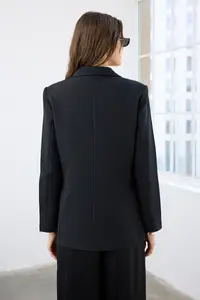 TRENDYOLMİLLA Black Regular Lined Button Detailed Weaving Blazer Jacket - Image 5