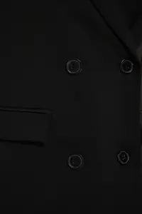 TRENDYOLMİLLA Black Regular Lined Button Detailed Weaving Blazer Jacket - Image 7