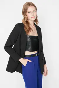 TRENDYOLMİLLA Black Regular Lined buttoned Weaving Blazer Jacket - Image 3
