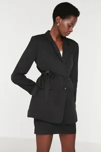 TRENDYOLMİLLA Black Belted Regular Lined Double breasted Kapama Weaving Blazer Jacket - Image 4