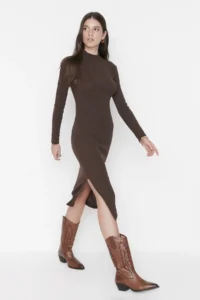 TRENDYOLMİLLA Brown Fitted Slit Crew Neck Midi Ribbed Flexible Knitting Dress - Image 4