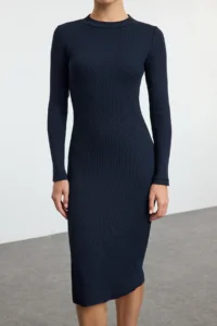 TRENDYOLMİLLA Navy Blue Fitted Slit Crew Neck Midi Ribbed Flexible Knitting Dress - Image 3