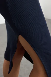 TRENDYOLMİLLA Navy Blue Fitted Slit Crew Neck Midi Ribbed Flexible Knitting Dress - Image 4