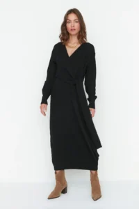 TRENDYOLMİLLA Black Soft textured Midi Double breasted Collar Binding Detailed Knit Dress - Image 2