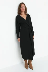 TRENDYOLMİLLA Black Soft textured Midi Double breasted Collar Binding Detailed Knit Dress - Image 3