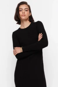 TRENDYOLMİLLA Black Midi Knitwear Crew Neck Dress - Image 2