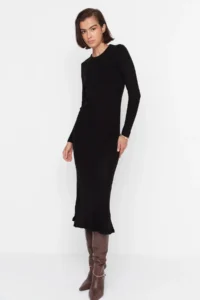 TRENDYOLMİLLA Black Midi Knitwear Crew Neck Dress - Image 3