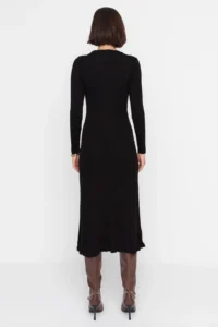 TRENDYOLMİLLA Black Midi Knitwear Crew Neck Dress - Image 5