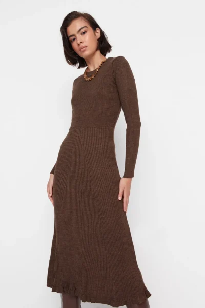 TWOAW21EL0422-BROWN_1