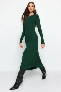 TRENDYOLMİLLA Emerald Green Midi Knitwear Crew Neck Dress
