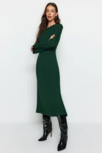 TRENDYOLMİLLA Emerald Green Midi Knitwear Crew Neck Dress - Image 2