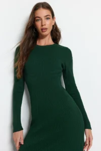 TRENDYOLMİLLA Emerald Green Midi Knitwear Crew Neck Dress - Image 3