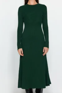 TRENDYOLMİLLA Emerald Green Midi Knitwear Crew Neck Dress - Image 4