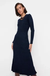 TRENDYOLMİLLA Navy Blue Midi Knitwear Crew Neck Dress