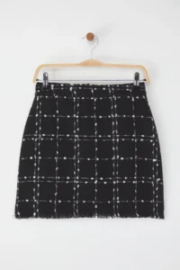 TRENDYOLMiLLA Black Tweed Material Skirt Tip Tassel Detailed Pen Plain Cut Mini Size Weaving Skirt - Image 10