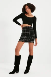 TRENDYOLMiLLA Black Tweed Material Skirt Tip Tassel Detailed Pen Plain Cut Mini Size Weaving Skirt - Image 3