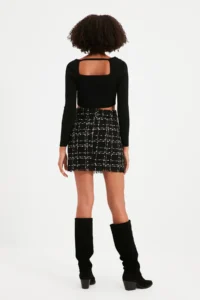 TRENDYOLMiLLA Black Tweed Material Skirt Tip Tassel Detailed Pen Plain Cut Mini Size Weaving Skirt - Image 6