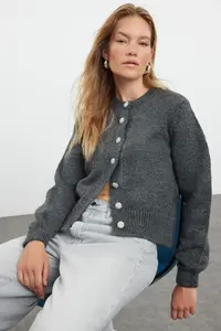 TRENDYOLMİLLA Anthracite Soft textured Jewelry buttoned Jacket Look Knitwear Cardigan - Image 2