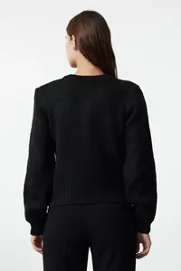 TRENDYOLMİLLA Black Soft textured Jewelry buttoned Jacket Look Knitwear Cardigan - Image 5