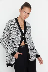 TRENDYOLMİLLA Black Wide Pattern Tweed Look Silvery Knitwear Cardigan - Image 2