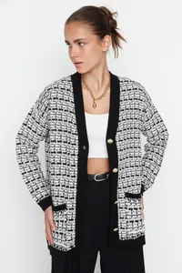 TRENDYOLMİLLA Black Wide Pattern Tweed Look Silvery Knitwear Cardigan - Image 3
