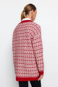 TRENDYOLMİLLA Red Wide Pattern Textured Glitter Knitwear Cardigan - Image 4