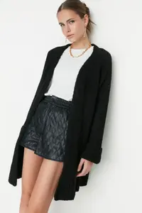 TRENDYOLMİLLA Black Wide Pattern Soft textured Knitwear Cardigan - Image 2