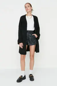 TRENDYOLMİLLA Black Wide Pattern Soft textured Knitwear Cardigan - Image 4