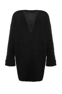 TRENDYOLMİLLA Black Wide Pattern Soft textured Knitwear Cardigan - Image 6