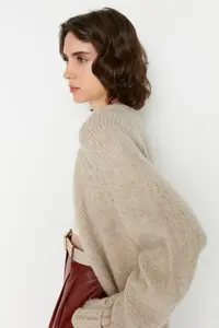 TRENDYOLMİLLA Stone Wide Pattern Soft textured Knitwear Cardigan - Image 3