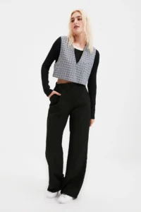 TRENDYOLMİLLA Black High Waist Wide Leg/Wide Leg pleated Weaving Dress Pants - Image 4