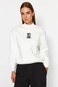 TRENDYOLMİLLA White Knitting Sweatshirt - Image 2