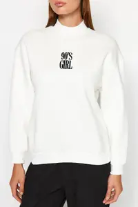 TRENDYOLMİLLA White Knitting Sweatshirt - Image 4