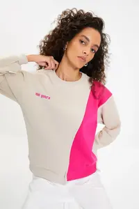 TRENDYOLMİLLA Stone Thick Fleece Inside Printed relaxed/Rahat Pattern Crew Neck Knitting Sweatshirt - Image 3