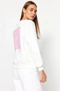 TRENDYOLMİLLA White Printed Basic Knitting Sweatshirt