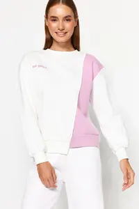 TRENDYOLMİLLA White Printed Basic Knitting Sweatshirt - Image 2