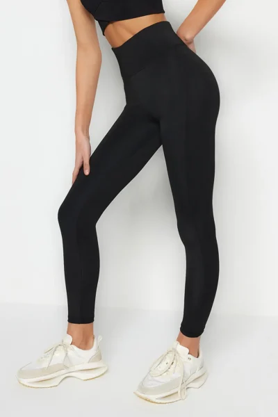 TWOAW21TA0029-BLACK_1