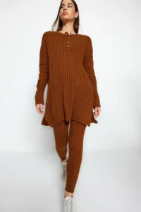 TRENDYOLMİLLA Dark Brown Wide Pattern Knitwear Top and Bottom Set - Image 2