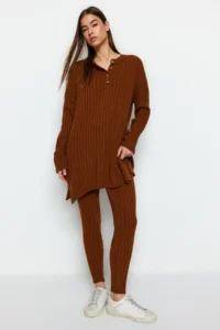 TRENDYOLMİLLA Dark Brown Wide Pattern Knitwear Top and Bottom Set - Image 3