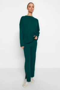 TRENDYOLMİLLA Emerald Green Wide Pattern Knitwear Top and Bottom Set - Image 2