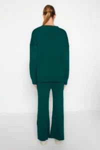 TRENDYOLMİLLA Emerald Green Wide Pattern Knitwear Top and Bottom Set - Image 5